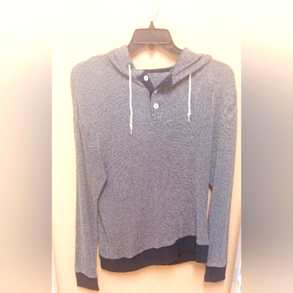 Old Navy pullover hoodie